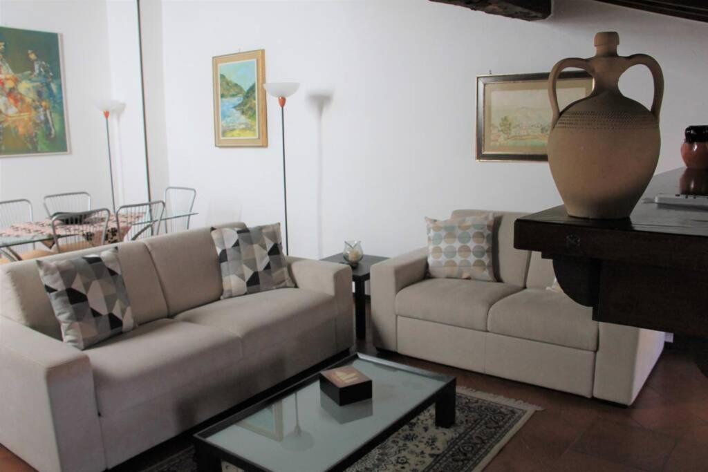 Daisy House: Nice Attic In The Historical Center Salo Luaran gambar