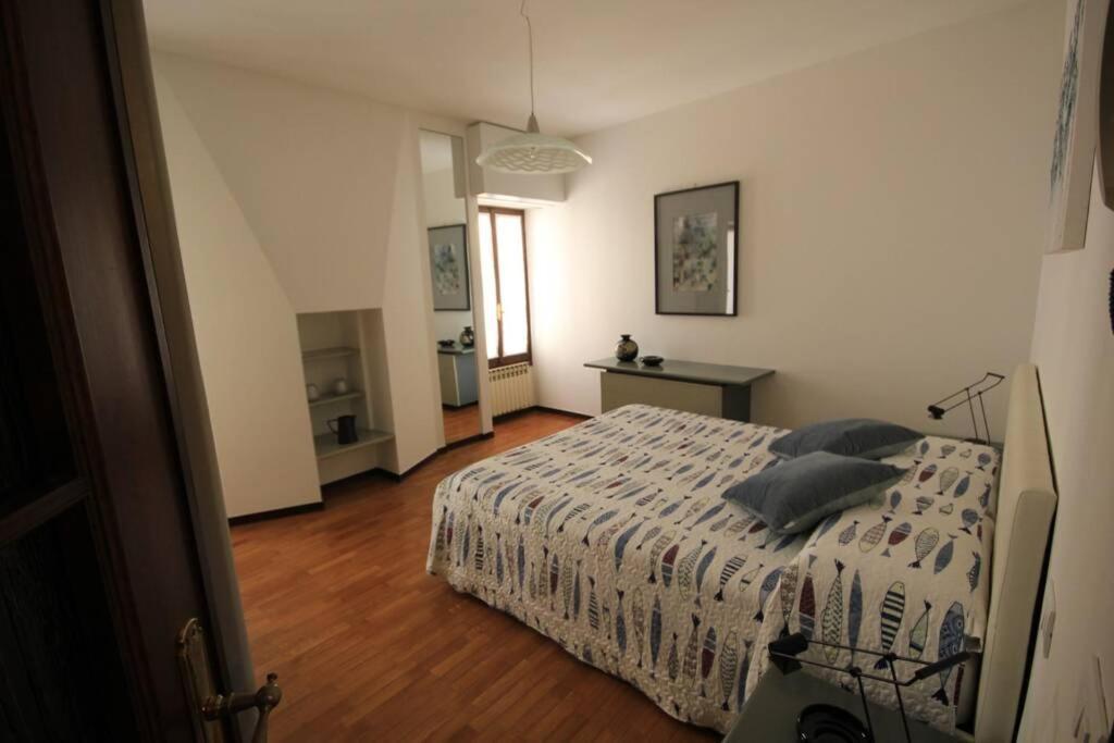 Daisy House: Nice Attic In The Historical Center Salo Luaran gambar