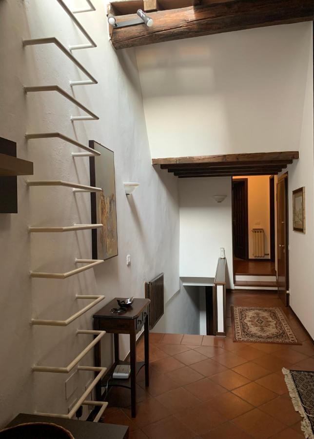 Daisy House: Nice Attic In The Historical Center Salo Luaran gambar